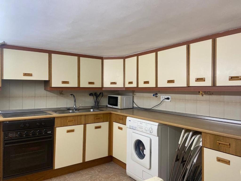 Precioso apartamento con terraza. Appartamento Ávila Esterno foto